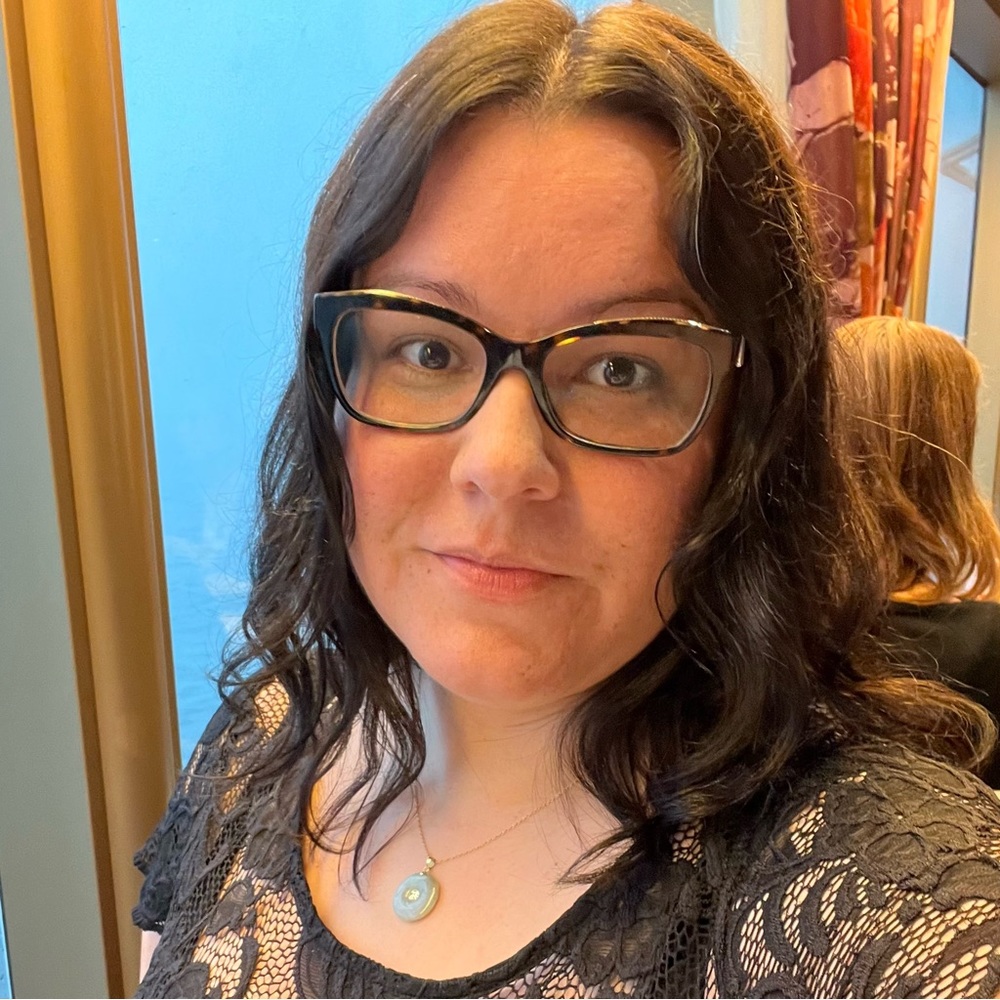 Meet your Posher, Jade